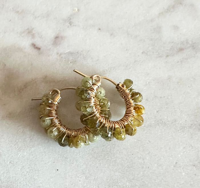Diddi beaded hoop - moss garnet