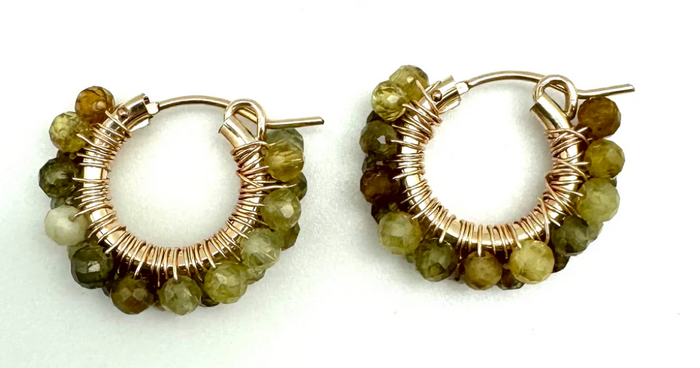 Diddi beaded hoop - moss garnet