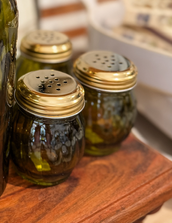 Glass Cheese/Spice Shaker with Metal Lid