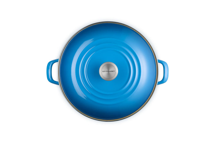 Marseille stockpot with lid and handles on a white background