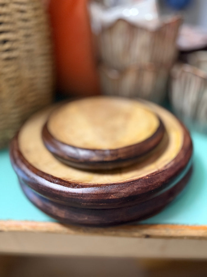 Mango Wood Dish, Natural & Burnt Finish 7-3/4"