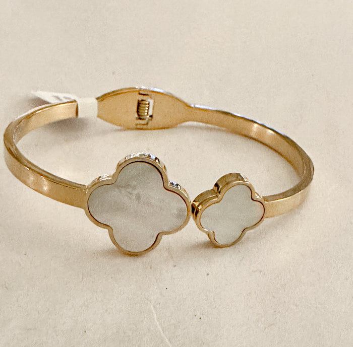 Quatrefoil Bangle Bracelet