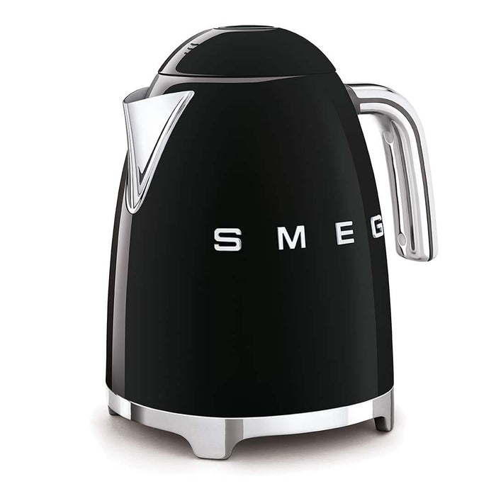 Black Smeg 50s retro line electric kettle displayed on a white background